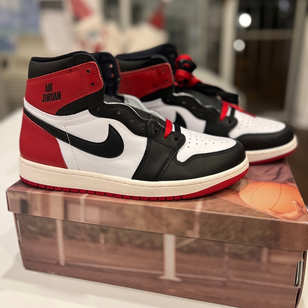 Jordan Sneakers Black Red White